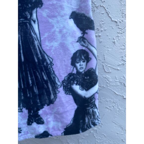 Wednesday Addams Plush Throw Blanket Purple Black 50x70 - Picture 2 of 4